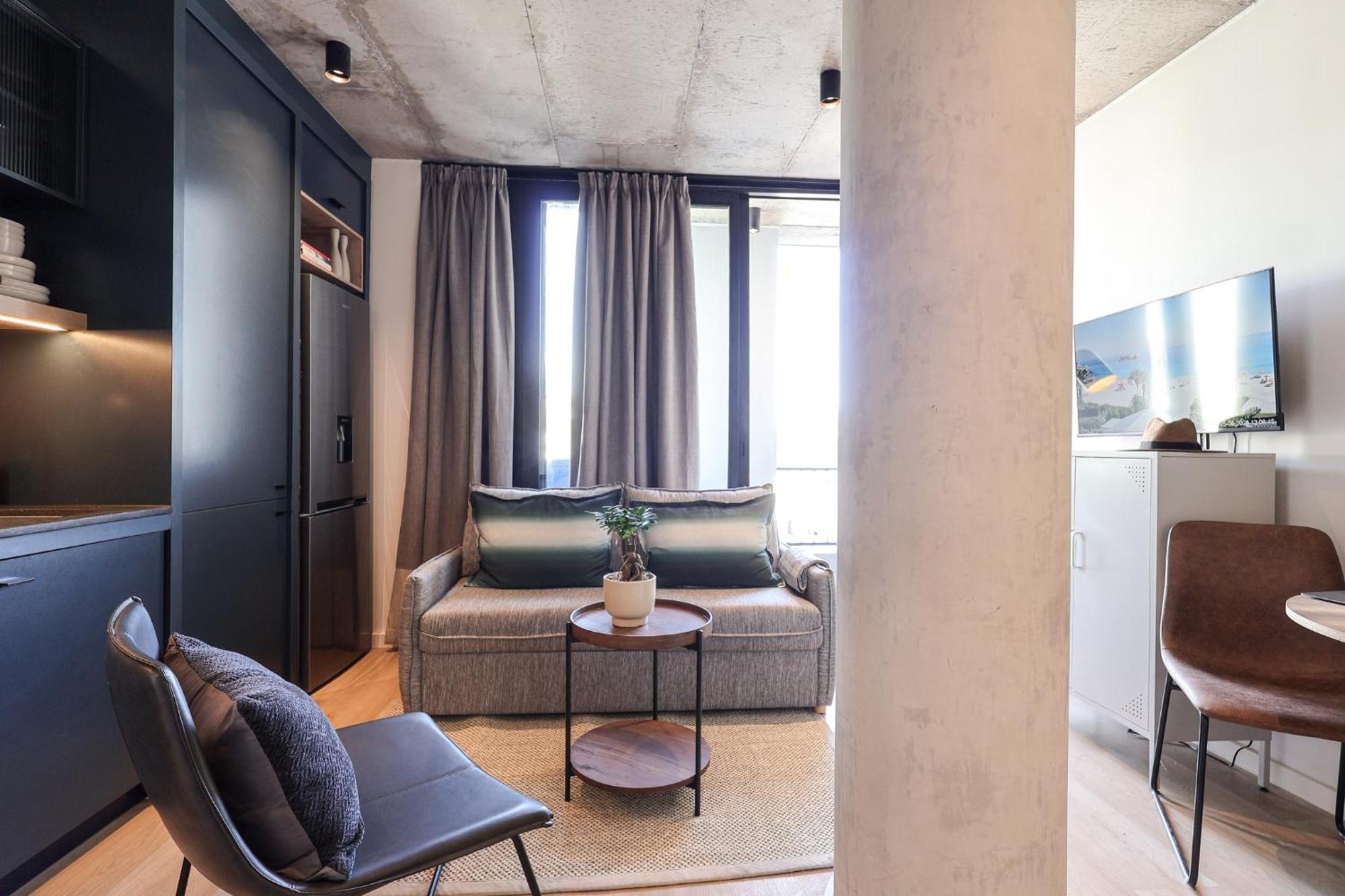 Apartment Three43 On B - Fluent Serviced *