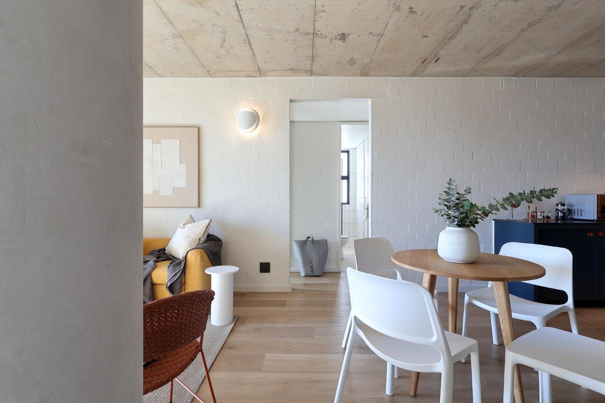 Three43 On B - Fluent Serviced Cape Town