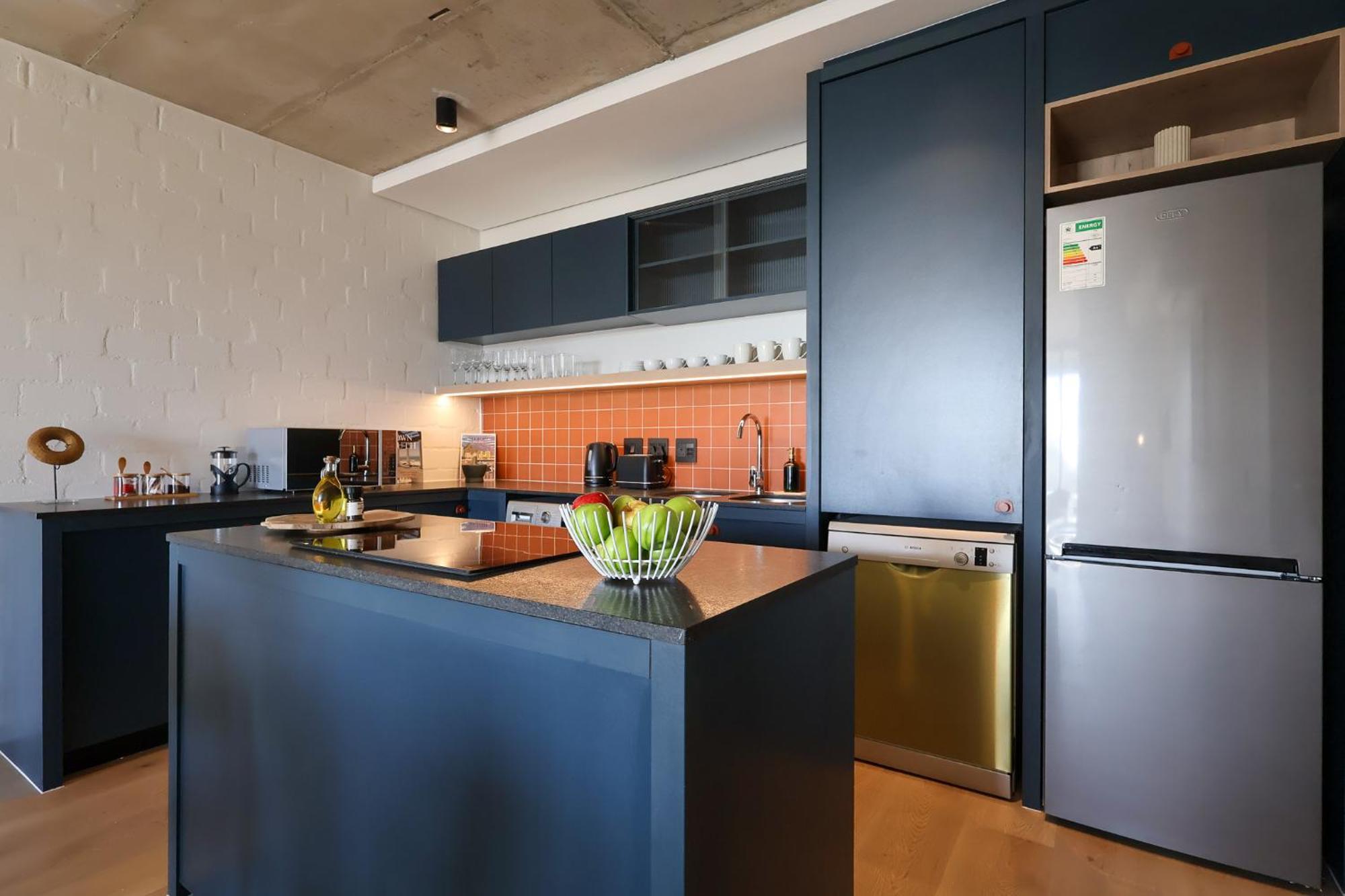 Apartment Three43 On B - Fluent Serviced *